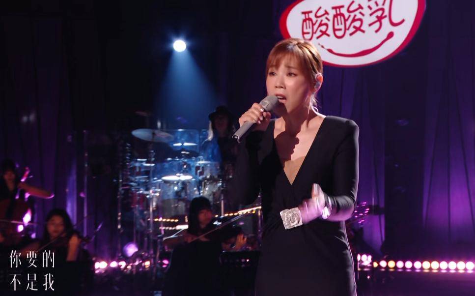 歌手2025震撼来袭，李佳薇天后现场唱响，收音效果无可挑剔