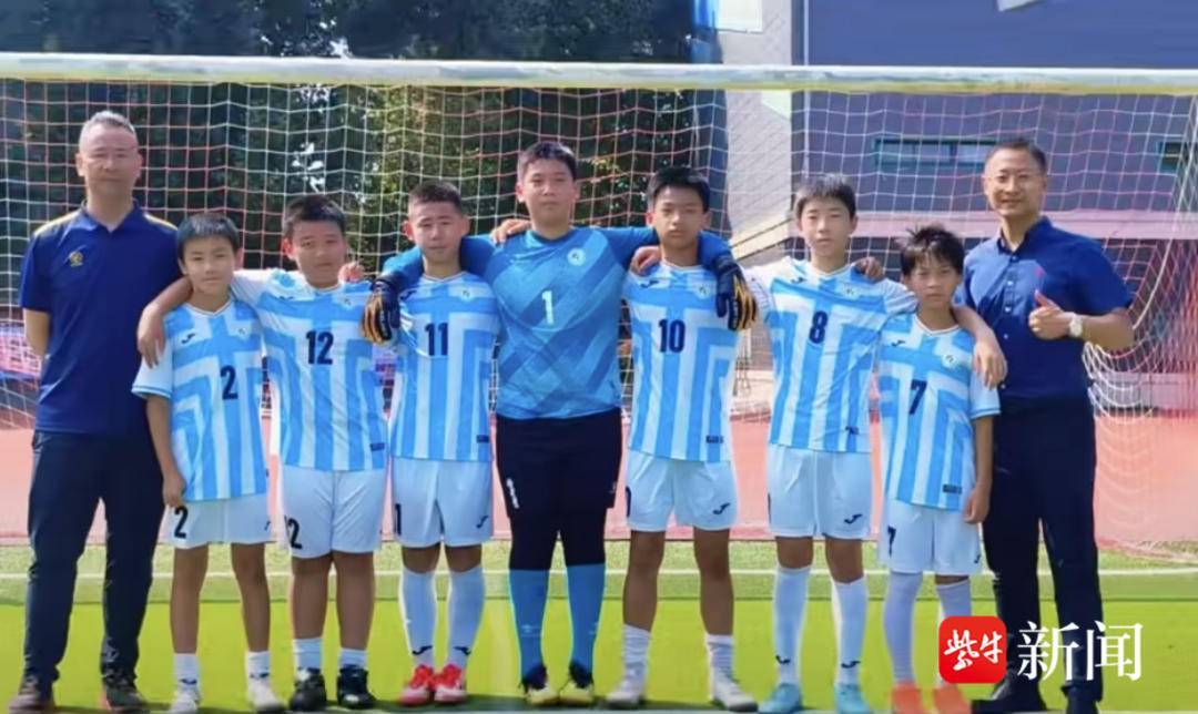 玄武区“区长杯”足球赛顺利闭幕,长江路小学勇夺男子甲组冠军!