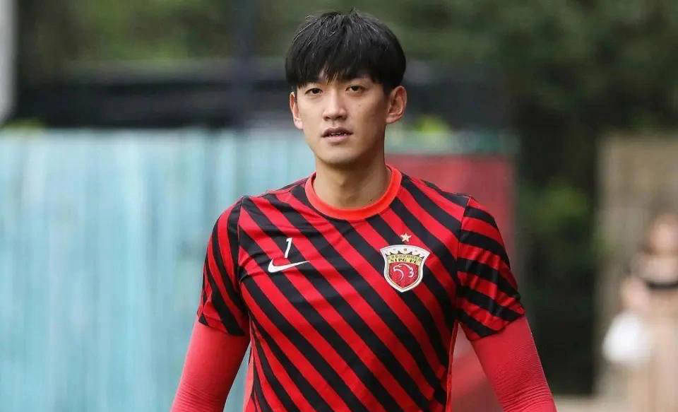 上海海港球队合同到期情况分析