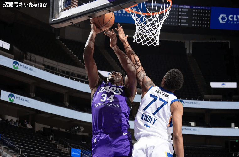 疯狂砍下19+30，爵士双向合同内线简直是打爆了快船二队？